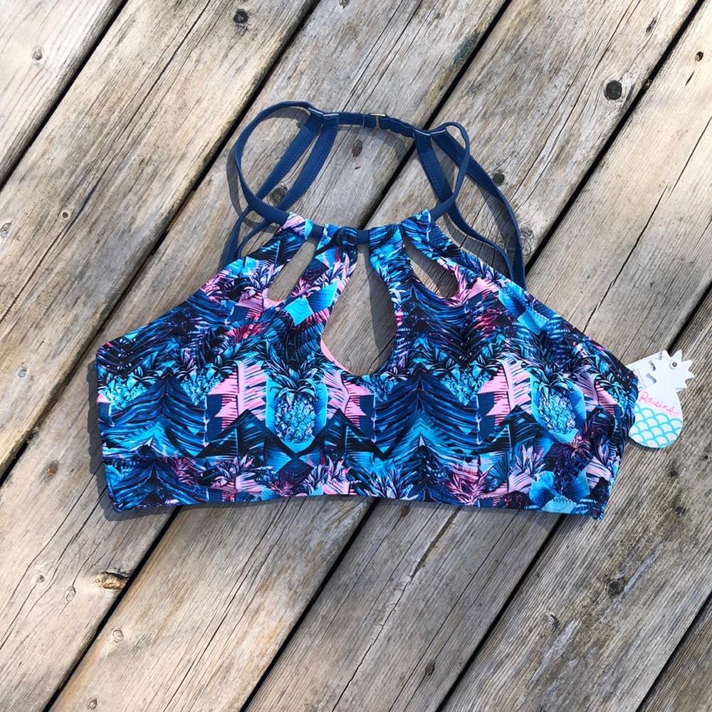 Raisins Curve Rosalia High Neck Bra